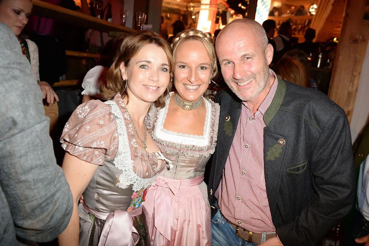 Maria Hauser mit Tina Ruland und Claus Oldörp ©Stanglwirt|BrauerPhotos