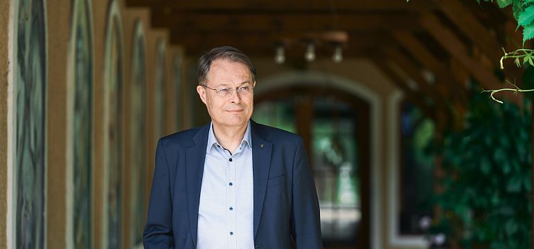 Dr. Gerhard Drexel