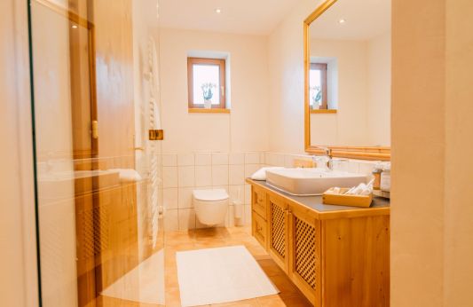 2nd bathroom