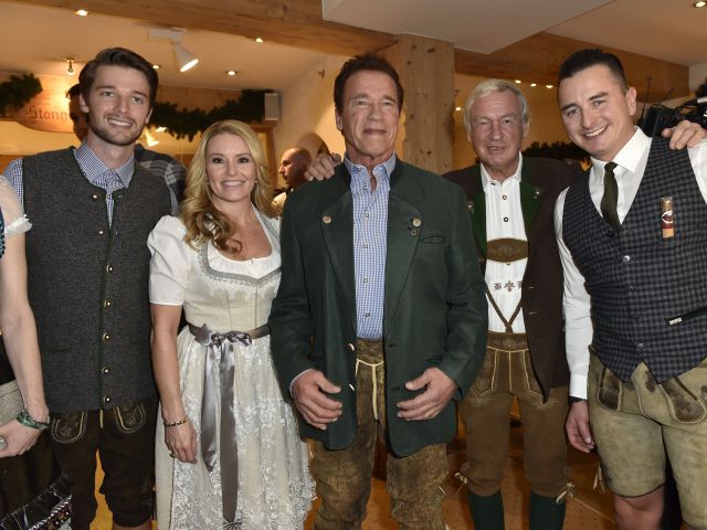 Balthasar Hauser mit Arnold Schwarzenegger, Heather Milligan, Patrick Schwarzenegger und Andreas Gabalier
