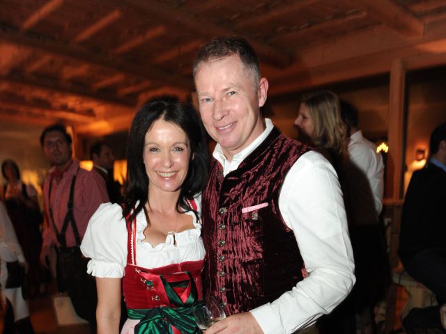 Fußball-Legende Stefan Reuter mit Ehefrau