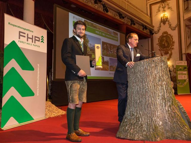 Auszeichnung Forst Holz Papier Johannes Hauser